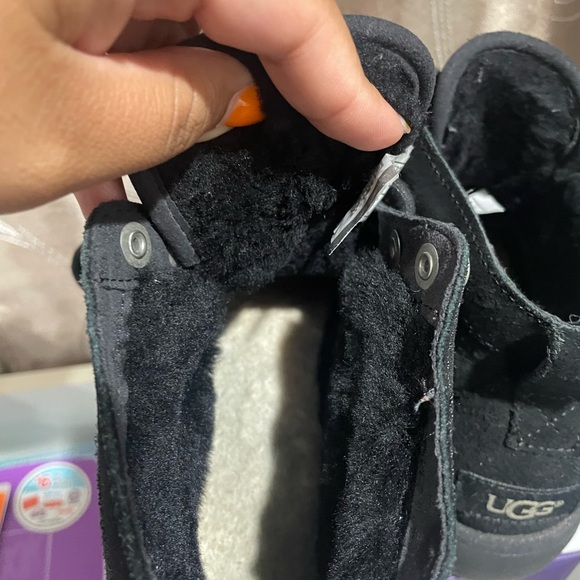 Uggs - Picture 4 of 7